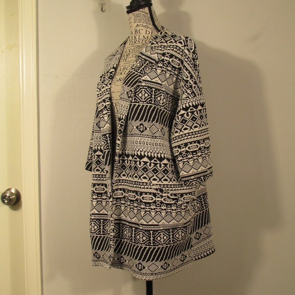 Black and White Patterned Women's Cardigan - Picture 2 of 4